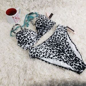 VS 2 Pieces Swimsuit Push Up Cheetha Print 32C / Medium NWT